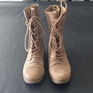 Taupe combat boots!